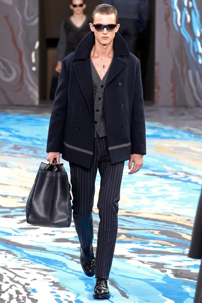 Look 8